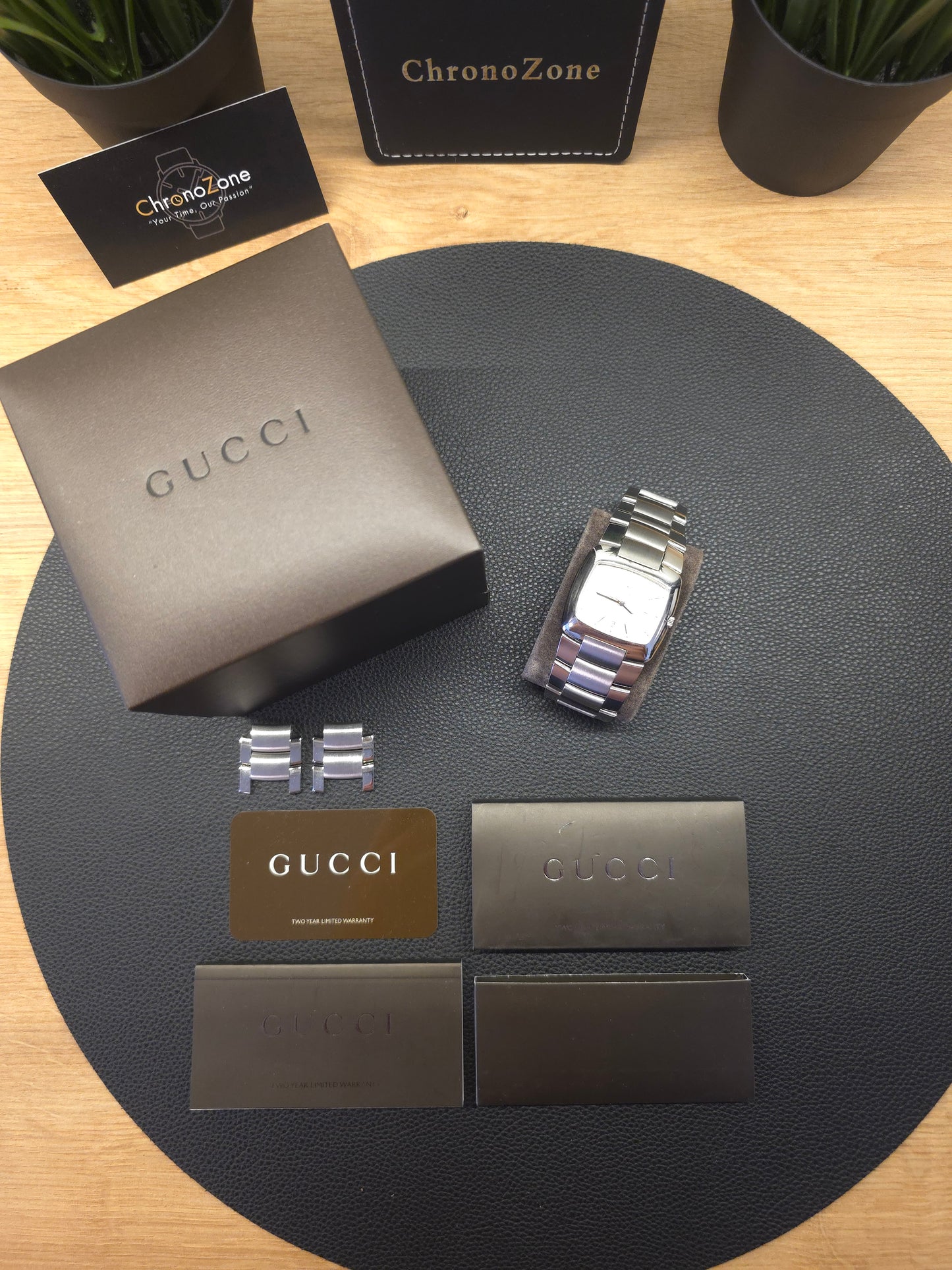Gucci 8500M Men's Watch - Ladie's Watch - Unisex - Swiss Made - Vintage Watch - PREOWNED